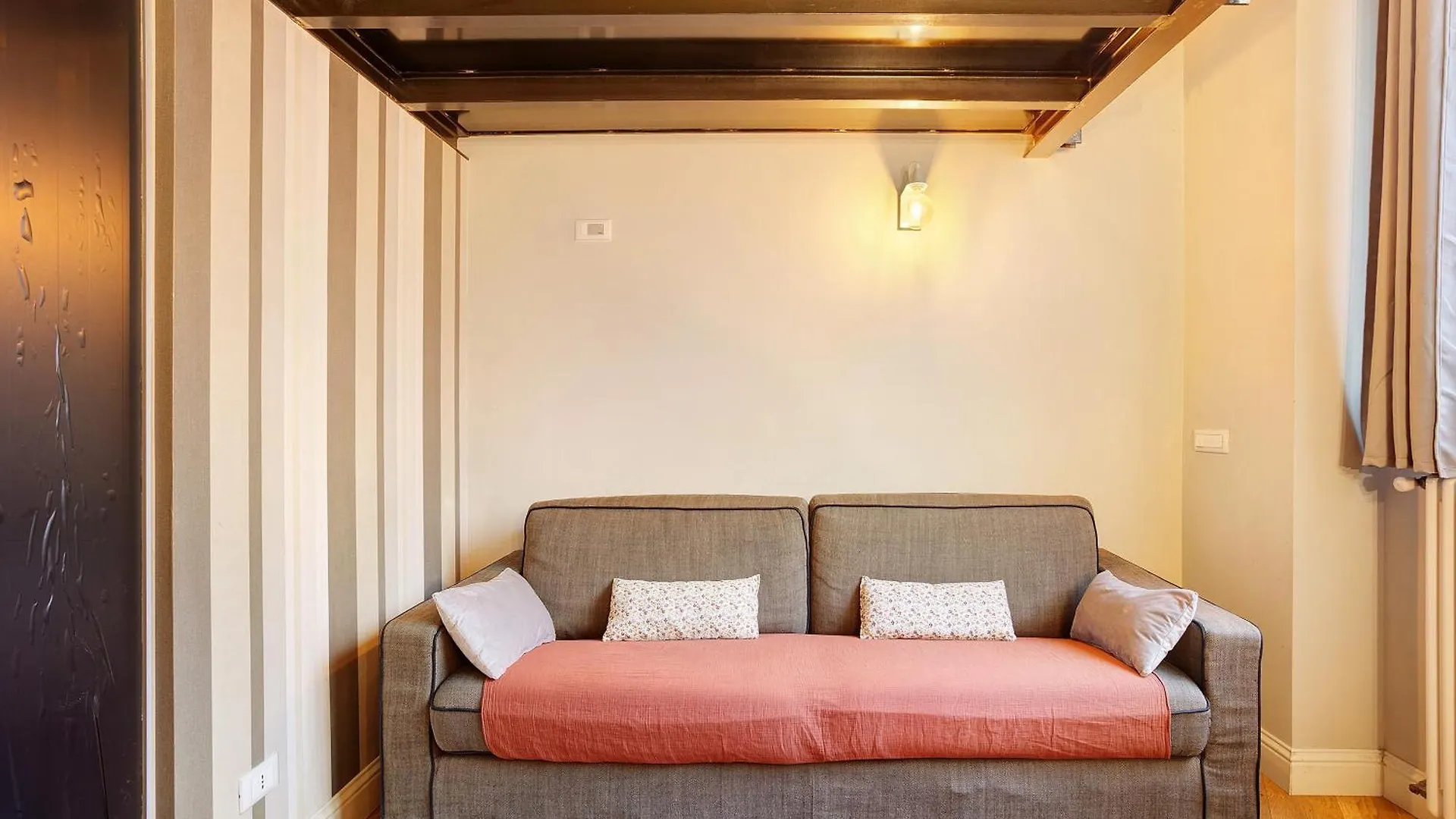 Ferienwohnung Dezza Loft Mailand Italien